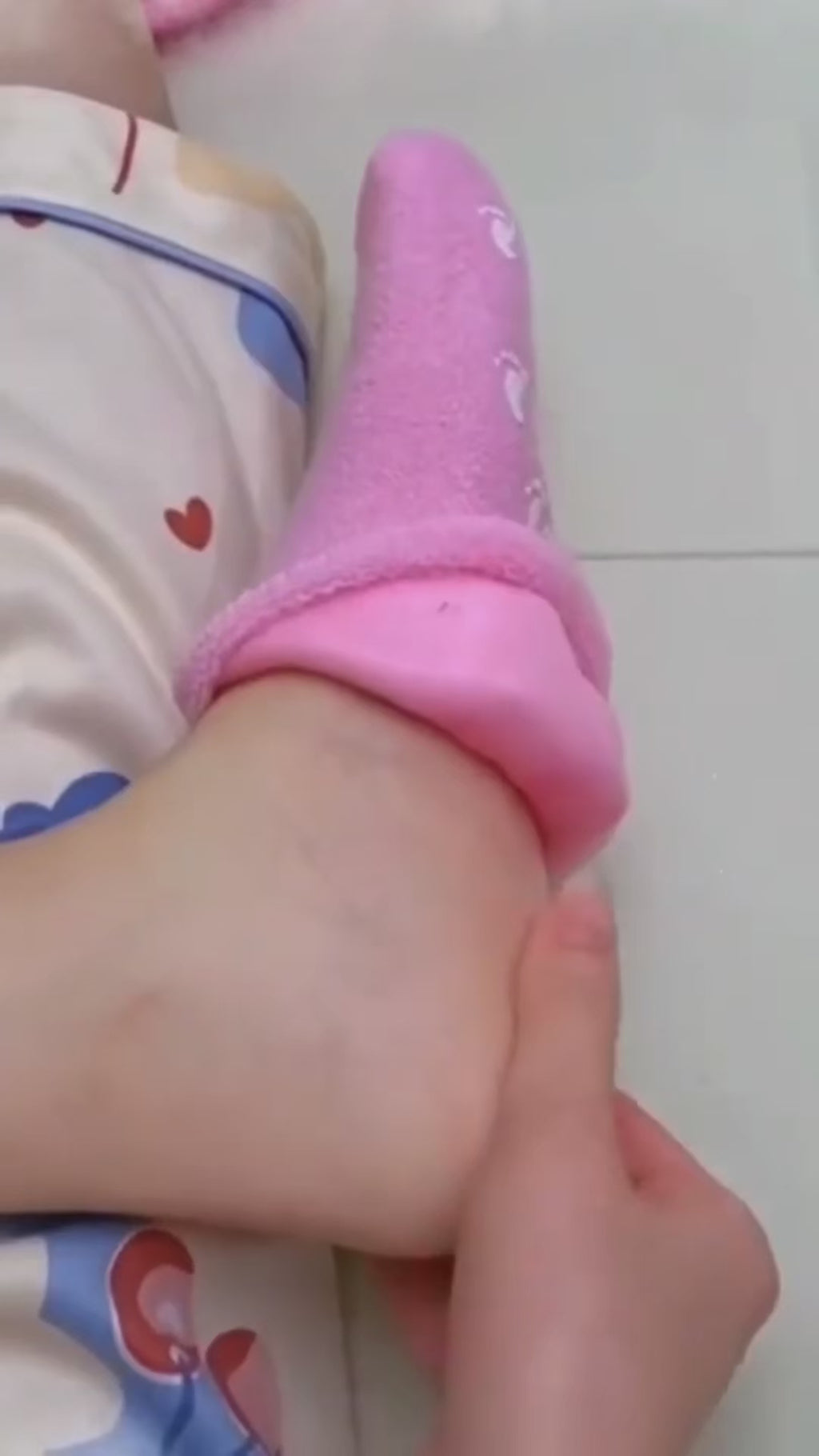 Essess Cosmetics | Moisturizing Foot Socks